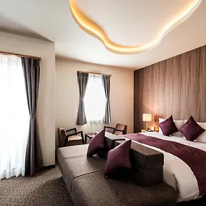 Hotel Karasuma Oike Grandereverie 4*