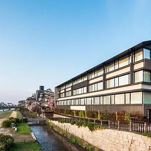 京都索拉利亚西铁尊贵酒店