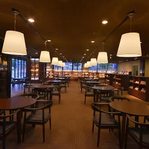 嵯峨岚山比纳里奥酒店 酒店