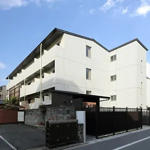 Apartment La *